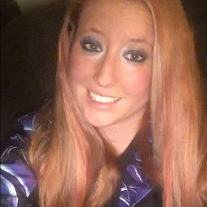 Meet your Posher, Maura